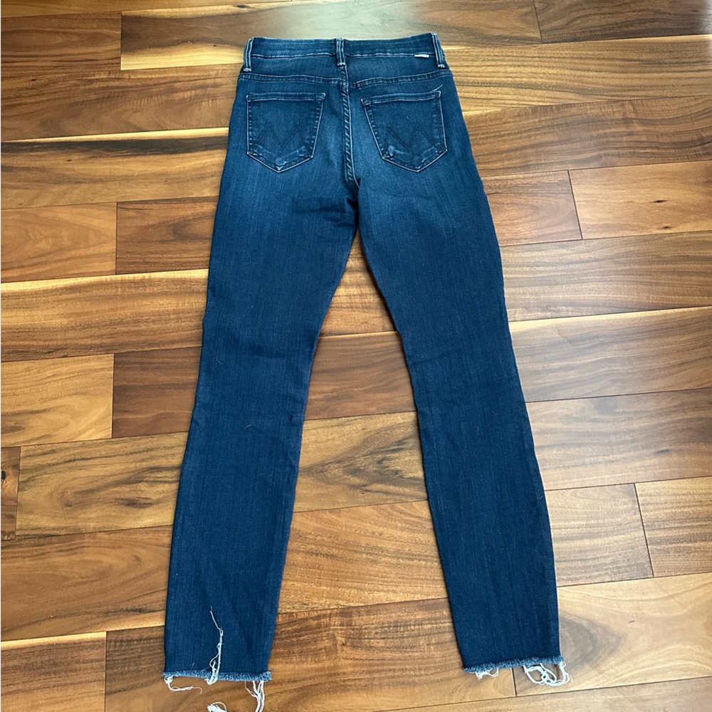 MOTHER HIGH WAISTED LOOKER ANKLE FRAY TONGUE AND CHIC DARK WASH SIZE 25 - Picture 14 of 15